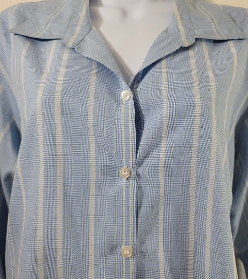 Liz Claiborne Blue White Striped Button Up Non Iron Top 14 Lightweight Soft